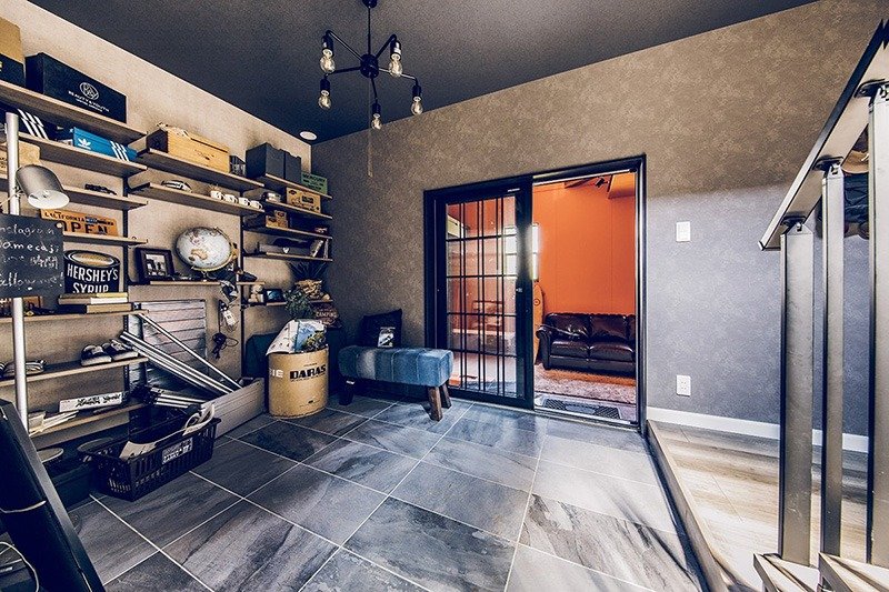 土間タイル 玄関タイルでおすすめの色は これを選べば間違いなし アメカジ工務店