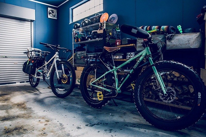 自転車を収納するアイデアや事例をご紹介！ガレージの有効活用方法も 